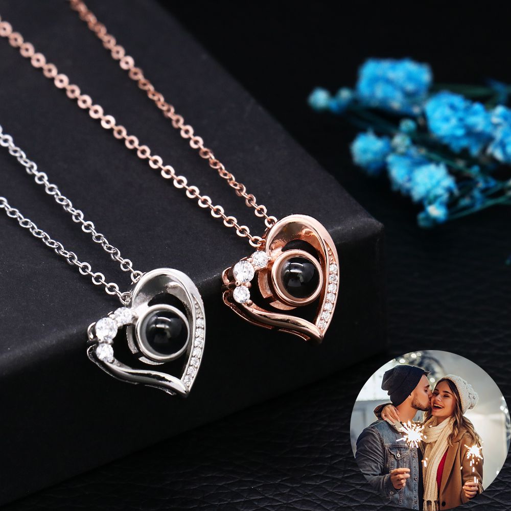 heart pendant projection necklace